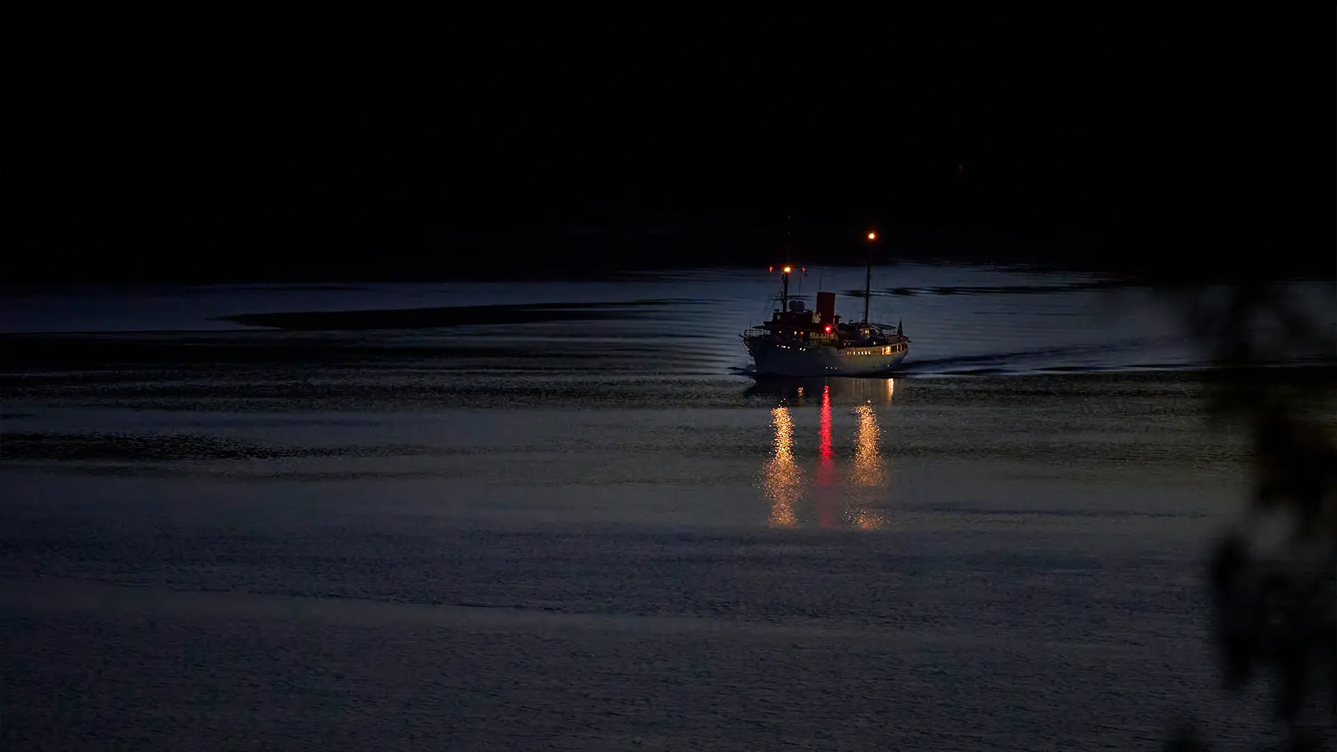 Nachtbootfahren mit digitalen Nachtsichtgeräten